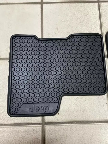 2016 JEEP RENEGADE FLOOR MATS PLASTIC WEATHER MATS COMPLETE SET ASSY OEM 735634930