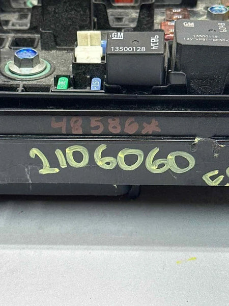 2018 TO 2022 CHEVROLET EQUINOX ENGINE FUSE BOX BLOCK RELAY 2.0L ASSY OEM 84582317