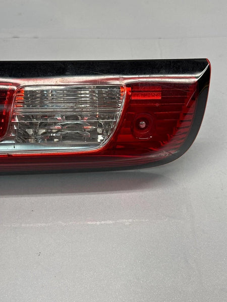 2019 TO 23 CHEVROLET SILVERADO 1500 PICKUP 3RD BRAKE LIGHT AVOIDANCE LAMP ASSY OEM