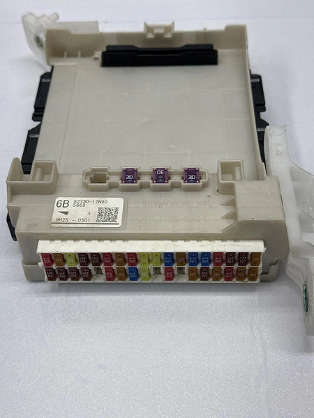 2020 TOYOTA COROLLA JUNCTION BOX FUSE RELAY BLOCK CABIN ASSEMBLY OEM 8273012N90