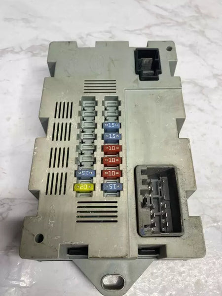2017 JAGUAR XE JUNCTION BOX FUSE RELAY BLOCK BOX ASSEMBLY OEM CPLA14Q073AA
