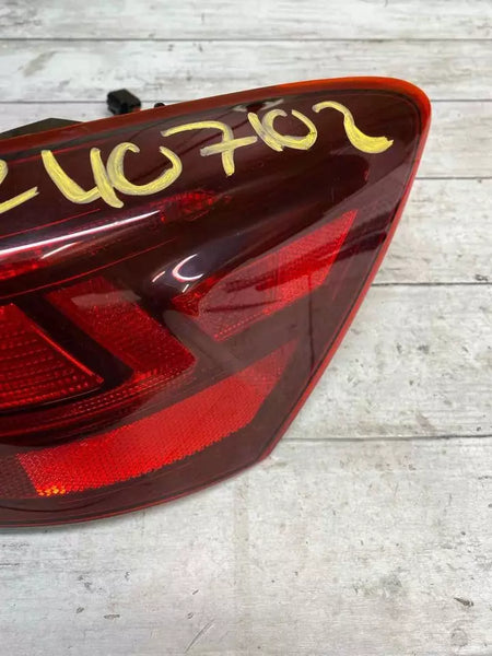 19 23 KIA FORTE LUZ TRASERA LATERAL DERECHA PANEL DEL CUARTO INCANDESCENTE OEM 92402M7000
