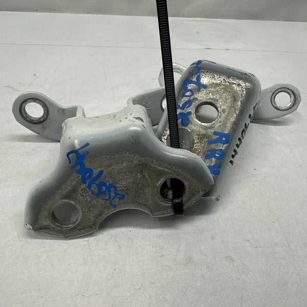 2023 TOYOTA COROLLA DOOR HINGE REAR RIGHT SIDE 089 WHITE WIND CHILL PEARL TRICOAT