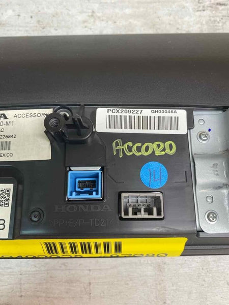 Honda Accord radio am fm 18 22 display screen dash mounted info OEM 39710TVAA11