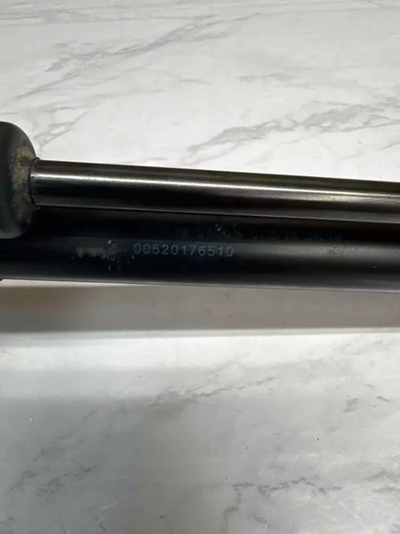 PAR DE SOPORTES DE ELEVACIÓN DE AMORTIGUADOR DE CAPÓ PARA JEEP RENEGADE 2018, CONJUNTO DERECHO E IZQUIERDO OEM 7672080460N