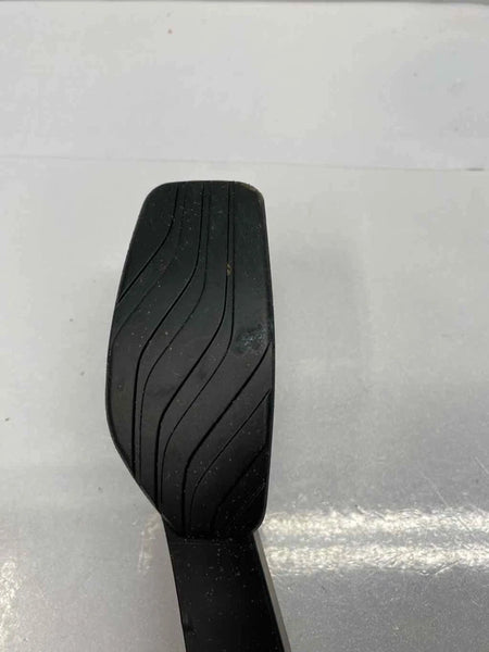 2018 NISSAN ROGUE SPORT ACCELERATOR PEDAL 2.0L PEDAL ASSEMBLY OEM 18002DF30A