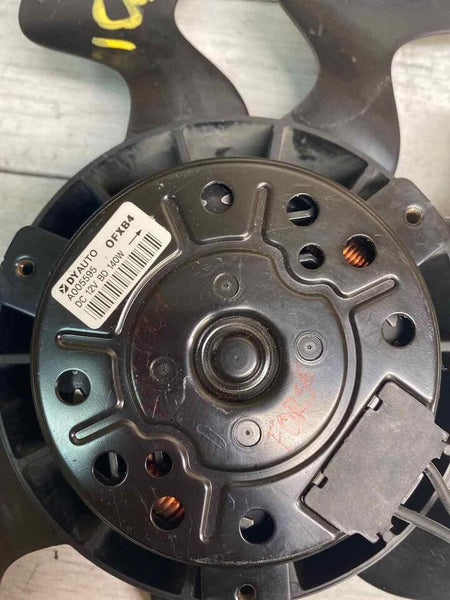 Motor de refrigeración eléctrico Kia Forte 19 22 con cuchillas OEM 25386M6140 Cuchilla rota