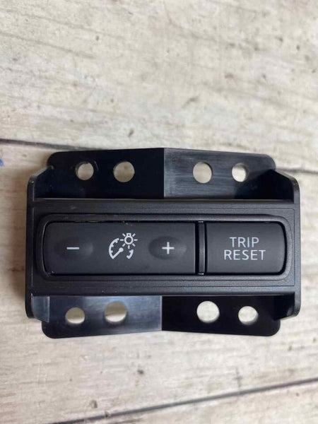 Interruptor de control de crucero con luz de atenuación y reinicio de viaje para Kia Forte 2020 OEM 71120C