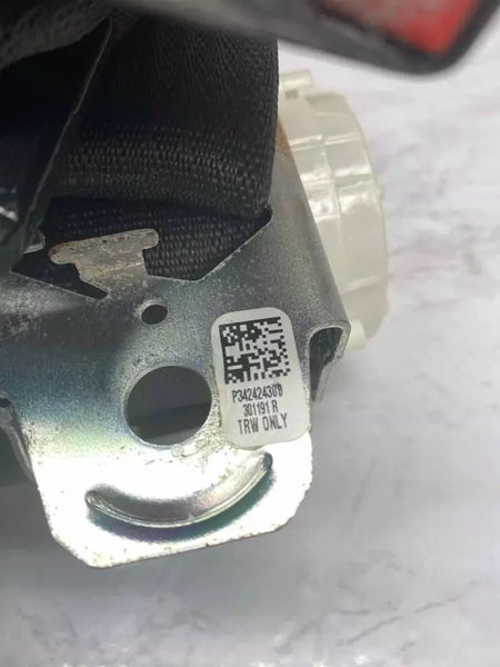 19 20 21 22 23 CHEVROLET SILVERADO 1500 CINTURÓN DE SEGURIDAD TRASERO CENTRAL ASSY OEM 84506478