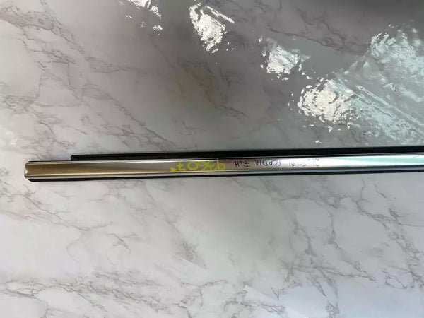 17 18 19 20 21 22 23 GMC ACADIA ROCKER MOULDING LEFT CHROME MOULDING HAS A SMALL DENT 84160415
