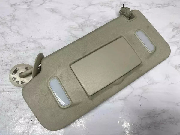 17 18 19 20 21 22 CHEVY COLORADO SUN VISOR LEFT SIDE ILLUMINATED ASSY OEM GRAY 23393314