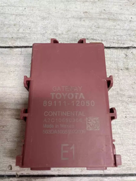 20 21 22 23 TOYOTA COROLLA MÓDULO DE CONTROL DE PUERTA DE ENLACE DE RED SEDÁN OEM 8911112050