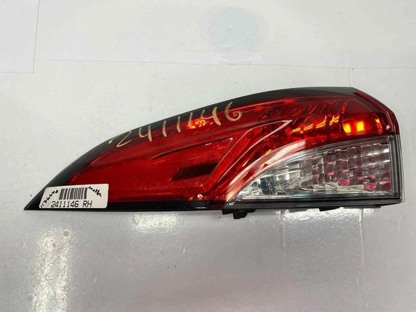 20 TO 24 TOYOTA COROLLA TAIL LIGHT RIGHT SIDE QUARTER PANEL SEDAN OEM 8155002C60
