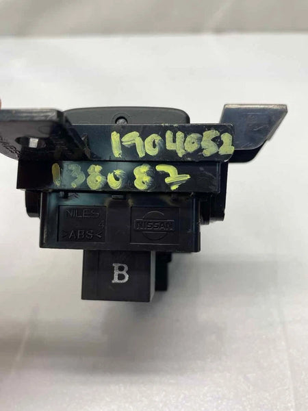2011 INFINITI G37 DASH SWITCH STABILIZER TRUNK & BLIND SPOT SWITCH OEM L13242AA600