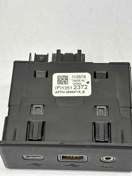 2018 TO 24 CHEVY EQUINOX CENTER CONSOLE USB PORT CHARGER AUDIO AUXILIAR OEM 13512372