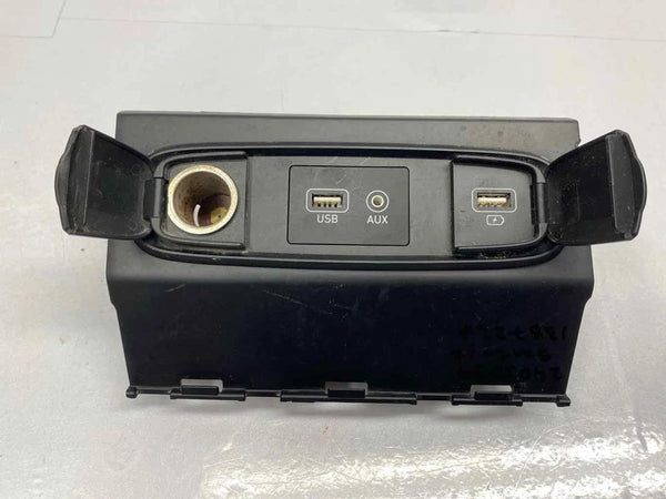 2019 HYUNDAI SANTA FE CENTER CONSOLE USB PORT CHARGER AUXILIAR AUDIO 96120S1100