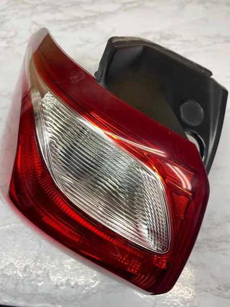 2018 2019 CHEVROLET EQUINOX TAIL LIGHT LEFT SIDE QUARTER PANEL ASSY OEM 84373387