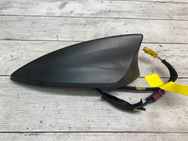 Chevrolet Camaro radio antenna fm 16 to 23 roof shark fin OEM textured 84570621