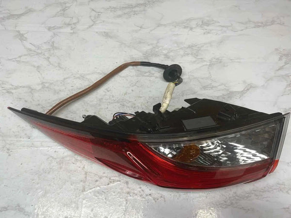 20 TO 24 TOYOTA COROLLA TAIL LIGHT RIGHT SIDE SEDAN QUARTER PANEL OEM 8155002C60