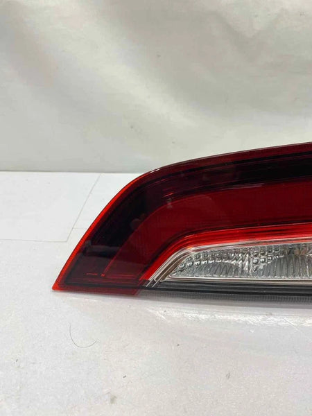 2019 TO 2022 HONDA PILOT TAIL LIGHT RIGHT SIDE LIFTGATE MOUNTED ASSY OEM 34150TG7A11