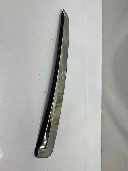 2020 GMC YUKON QUARTER PANEL REAR LEFT SIDE BODY SIDE MOULDING CHROME OEM 23227748