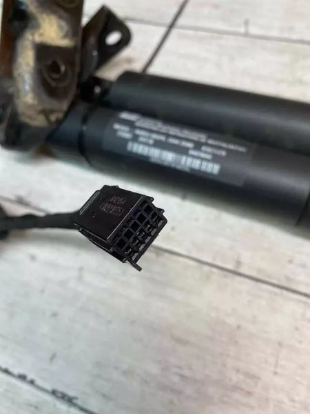 18 19 20 21 22 CHEVROLET EQUINOX LIDGATE SUPPORT RIGHT & LEFT STRUT TAILGATE OEM 84470044