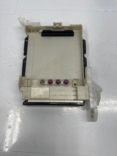 2021 TOYOTA COROLLA JUNCTION BLOCK BOX CABIN FUSE RELAY BOX OEM 8273012N90 ASSY