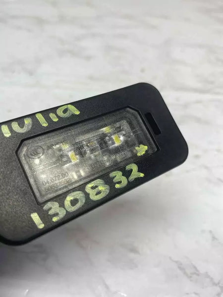 17 18 19 20 21 22 23 ALFA ROMEO GIULIA LUZ DE MATRÍCULA LADO TRASERO DERECHO OEM 50532562