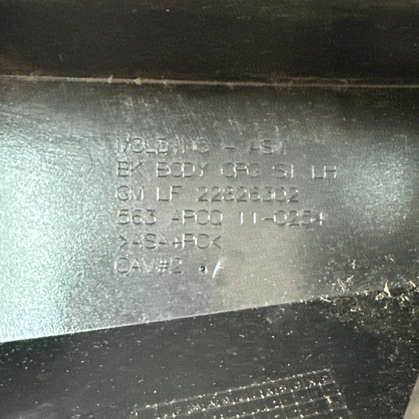 2019 GMC YUKON D PILLAR REAR LEFT APPLIQUE MOLDING 22826302 WA140X/WA472B/WA485B