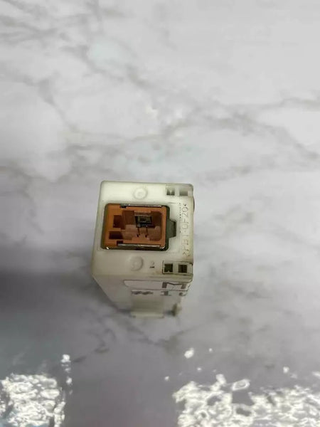 20 21 22 23 24 MAZDA CX-30 CENTRAL CONSOLE USB ADAPTADOR DE PORTA DE ENTRADA AUXILIAR BDGF669U0A OEM