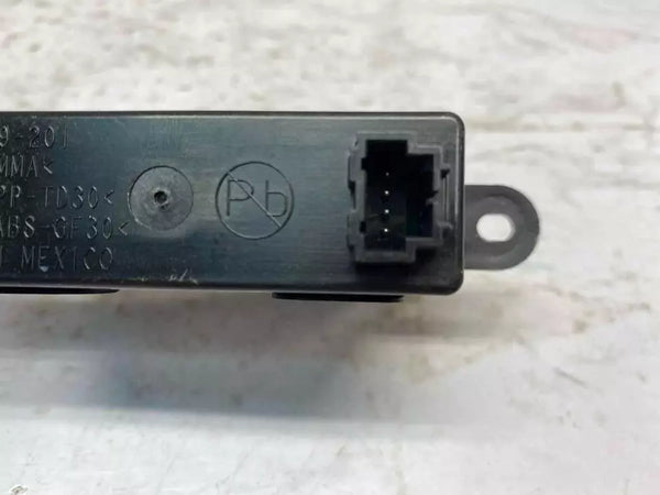 CHEVROLET SILVERADO 1500 MONITOR DE TABLERO ALERTA DE COLISIÓN SUPERIOR OEM 84208369