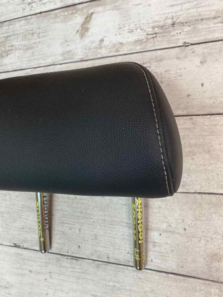 Kia Forte headrest 19 23 rear left or right side black leathertte 89705M7100B4Y