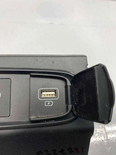 2019 HYUNDAI SANTA FE CENTER CONSOLE USB PORT CHARGER AUXILIAR AUDIO 96120S1100
