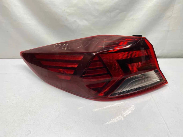2020 HYUNDAI ELANTRA TAIL LIGHT LEFT SIDE QUARTER SED KOREAN ASSY OEM 92401F2510