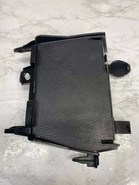 14 15 16 17 18 19 TOYOTA COROLLA CENTER CONSOLE USB PORT & JACK AUDIO ADAPTOR OEM 861900R010