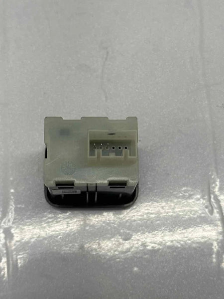 18 21 CHEVROLET TRAVERSE CENTER CONSOLE DUAL PORT USB CHARGER ASSY OEM 13539082