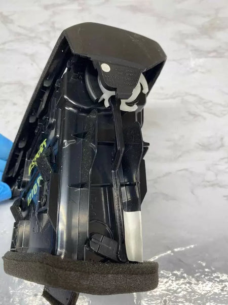 17 18 19 20 21 22 NISSAN ROGUE SPORT VENTILACIÓN DE AIRE ACONDICIONADO HVAC VENTILACIÓN DE CALEFACCIÓN TABLERO LADO IZQUIERDO OEM 687614BA0A