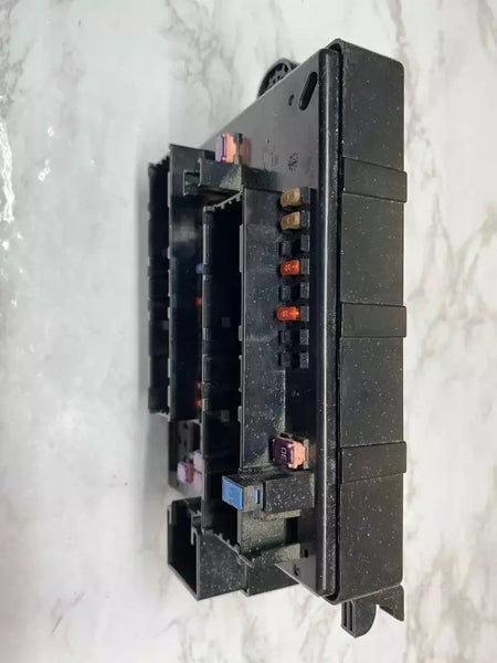 18 19 20 21 22 CHEVROLET TRAVERSE JUNCTION BOX CABIN FUSE RELAY BLOCK BOX OEM 84281614