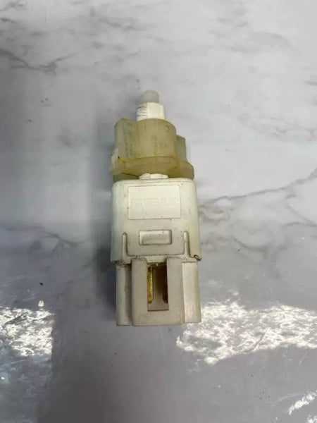 16 17 18 19 20 21 22 23 NISSAN ROGUE INTERRUPTOR DE FRENO SENSOR DE LUZ DE FRENO INTERRUPTOR DE FRENO OEM F80CS71