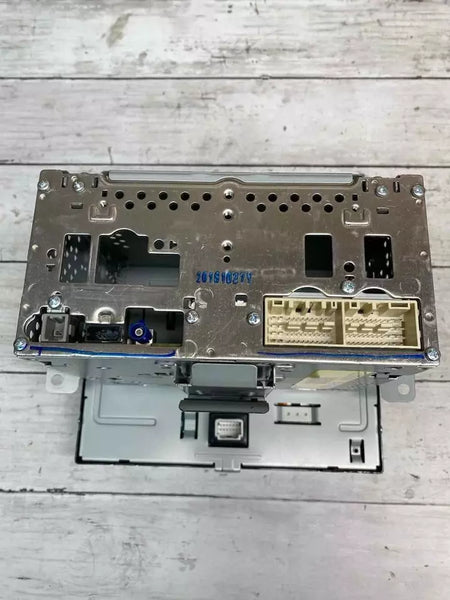 Hyundai Sonata radio am fm 18 to 19 display screen & receiver OEM 96160C2UA04X