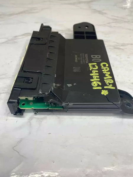 19 20 TOYOTA CAMRY CLIMATE CONTROL HVAC AC UNIT MODULE OEM 8865006B01 BROKE CASE