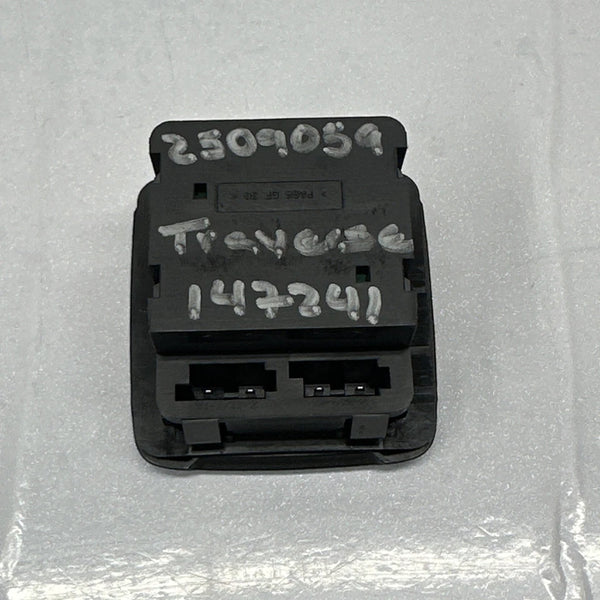 2018 TO 2021 CHEVY TRAVERSE REAR CONSOLE POWER OUTLET SOCKET ASSY OEM 23251092