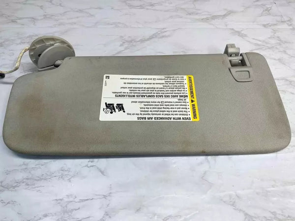 18 21 CHEVROLET TRAVERSE SUN VISOR RIGHT SIDE ILLUMINATED ASSEMBLY OEM 84849725