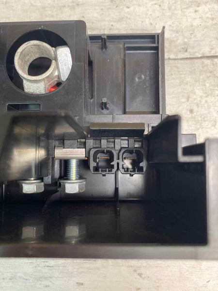 Chevrolet Camaro junction box 2020 block fuse relay assy OEM 84081785