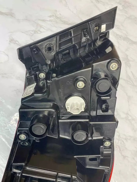 22 23 24 HONDA CIVIC LUZ TRASERA LADO DERECHO PANEL DE CUARTO CONJUNTO OEM 33500T20A01