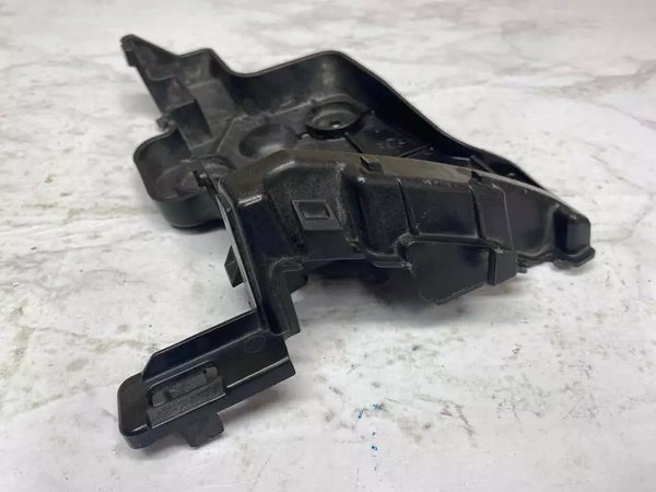 18 TO 24 CHEVY EQUINOX REAR BUMPER LEFT SIDE TAILLIGHT LAMP BRACKET OEM 84162905