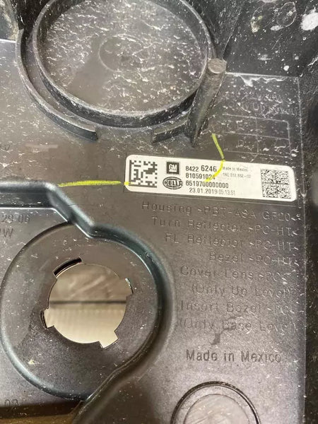 Chevrolet Equinox turn signal 18 to 21 front lamp right side OEM assy 84226246