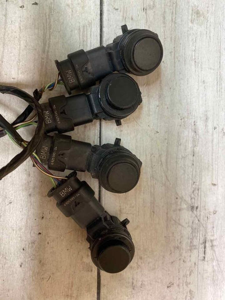 Sensores de assistência de estacionamento BMW 328 2014 dianteiros com conjunto de chicote OEM 9261582