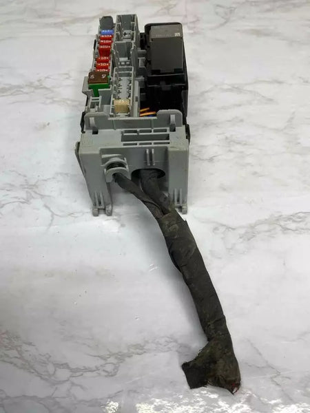 18 19 20 21 CHEVROLET EQUINOX CAJA DE CONEXIONES FUSIBLE RELÉ CONJUNTO TRASERO OEM 22923945