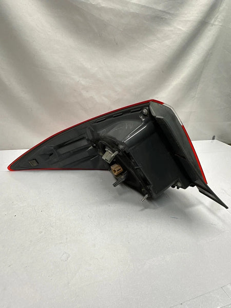 2014 TO 2016 TOYOTA COROLLA TAIL LIGHT RIGHT SIDE QUARTER PANEL ASSY OEM 8155002750